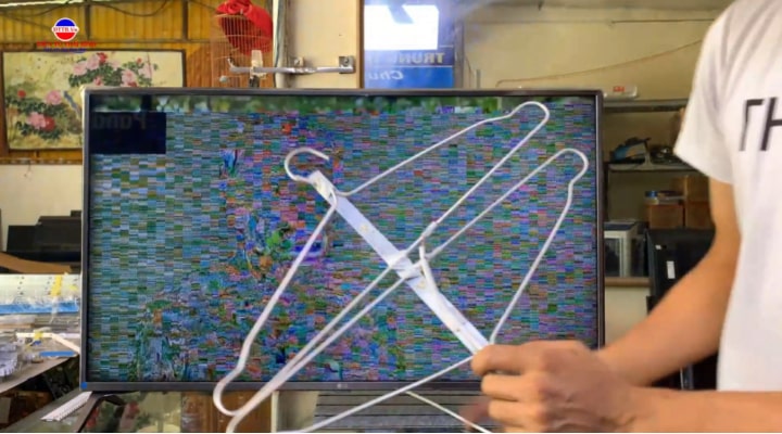 How To Make An Antenna For TV With Coat Hanger