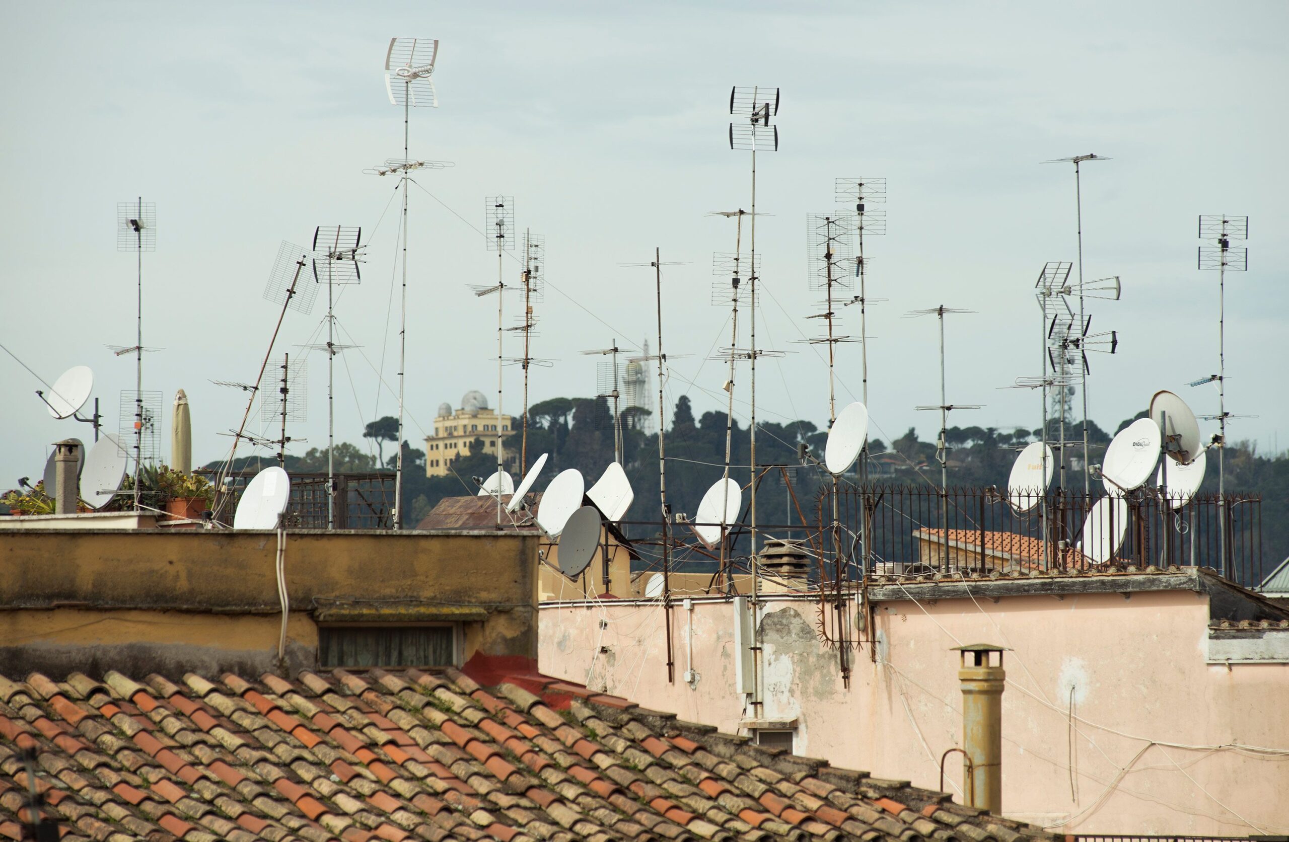 How to Connect an External Antenna to a Dish Network